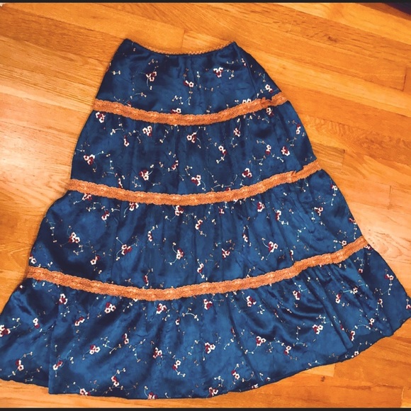 BOHO teal blue maxi skirt with lace and floral design embroidery Size XS - Picture 2 of 6